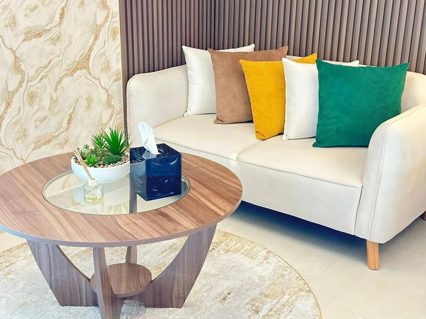 Elegant Studio With Burj Khalifa & Canal Views Dubai