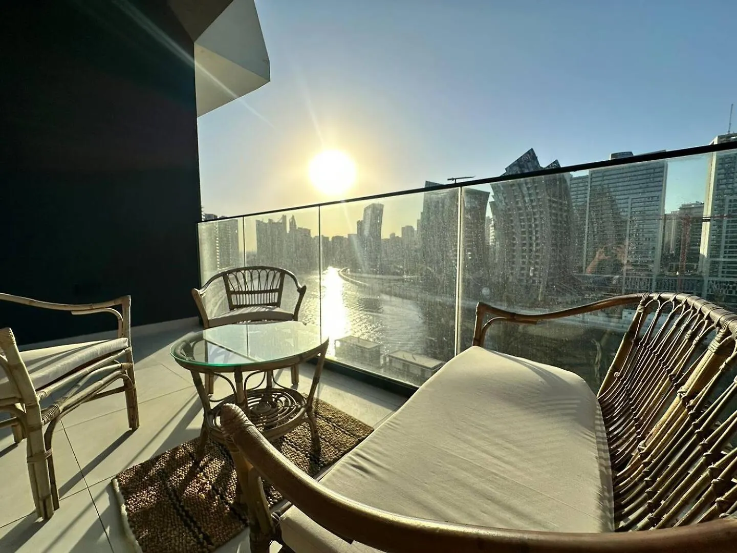 Elegant Studio With Burj Khalifa & Canal Views Dubai Apartment