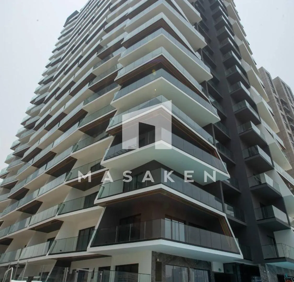 Elegant Studio With Burj Khalifa & Canal Views Dubai Apartment