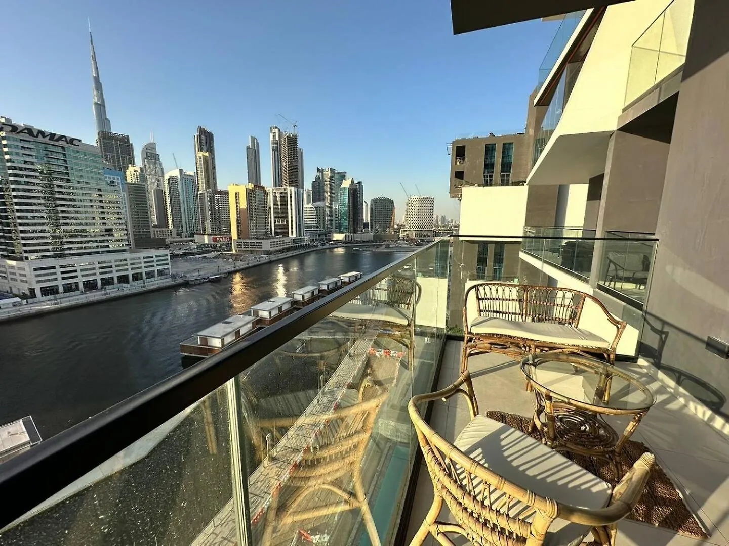 Elegant Studio With Burj Khalifa & Canal Views Dubai